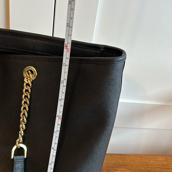 Michael Kors bag - Picture 3 of 10